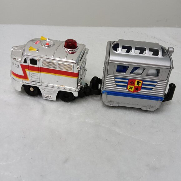 GeoTRAX Lot of 10 Miscellaneous Trains, Wagons, Helicopter, Carriage, Base etc. - Picture 4 of 11